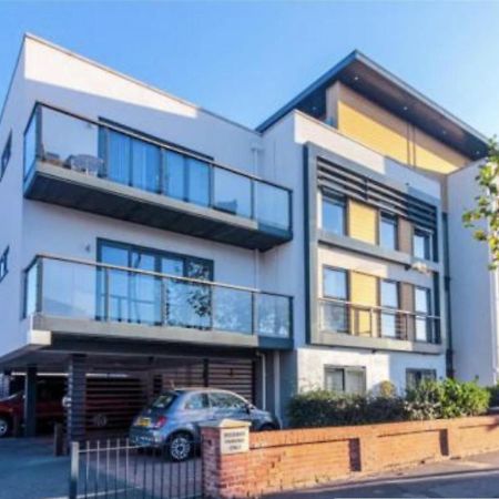 Charming 2-Bed Apartment In Christchurch Christchurch  Ngoại thất bức ảnh